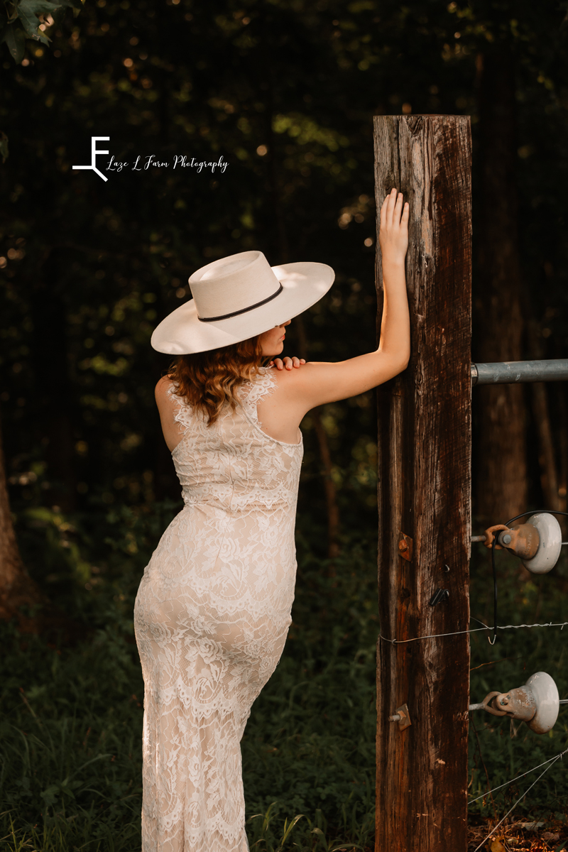 Laze L Farm Photography | Western Lifestyle | Taylorsville NC | Leaning against the post