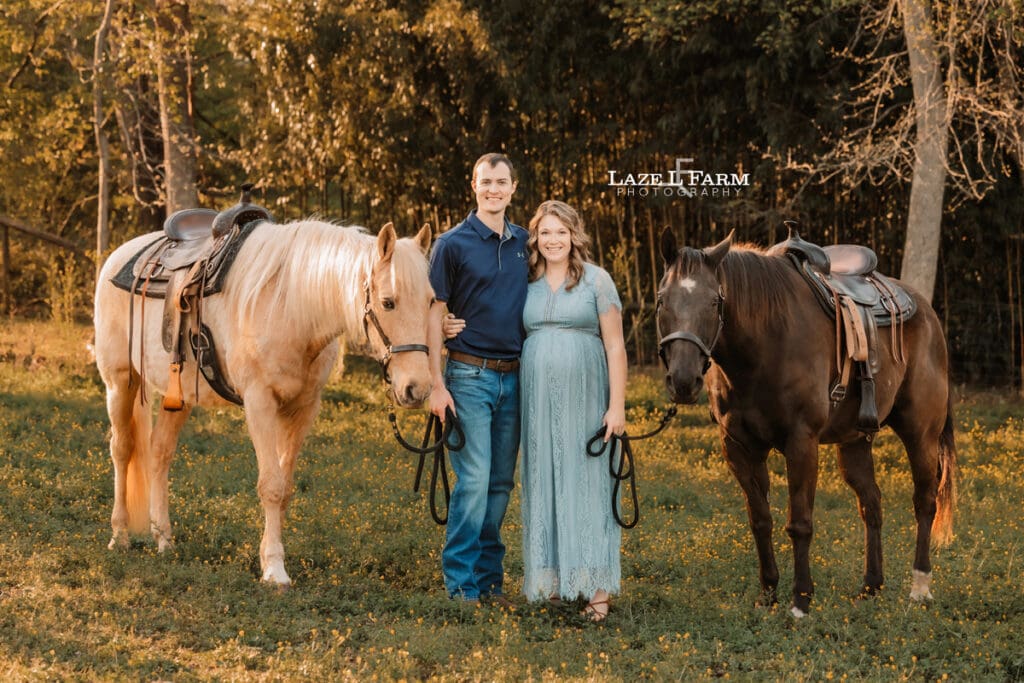 maternity session with a horse