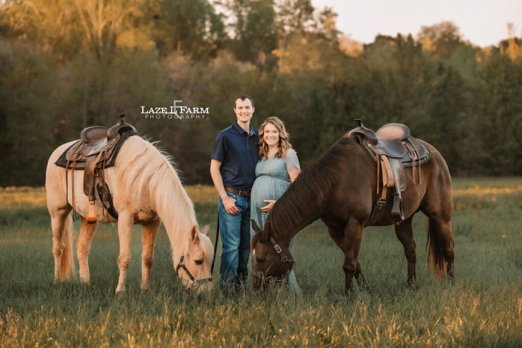 maternity session with a horse