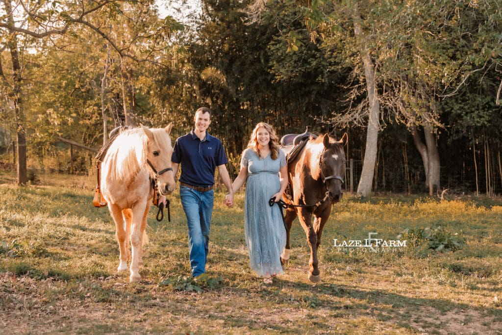 maternity session with a horse