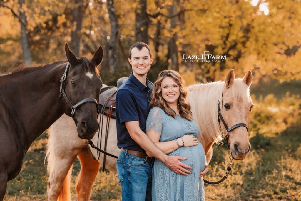 maternity session with a horse