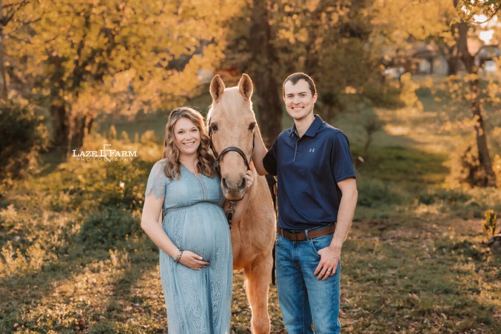 maternity session with a horse