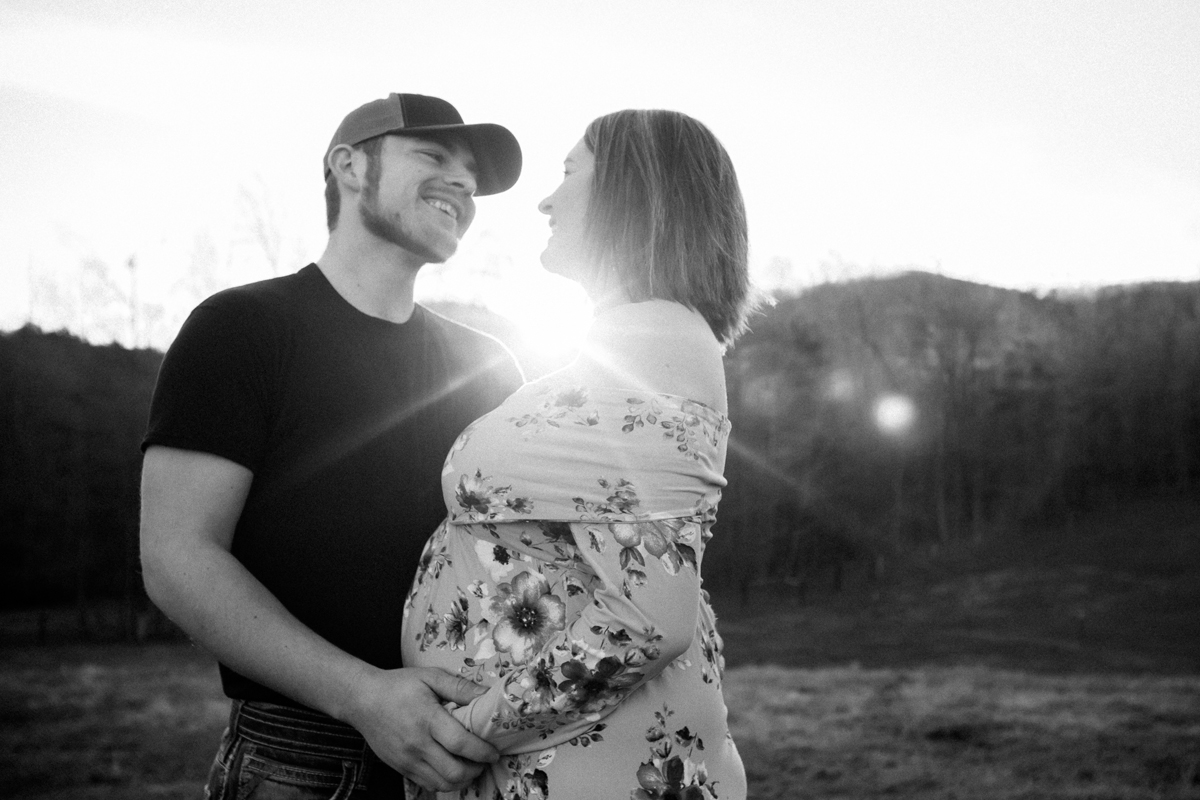 Laze L Farm Photography | Western Maternity Session | Taylorsville NC | pregnant mom and husband