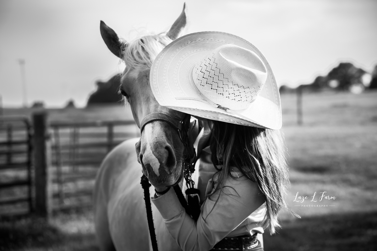 Laze L Farm Photography | LLF Rider Mid Season | Abby Tomlin | Statesville NC | cowgirl giving horse a kiss