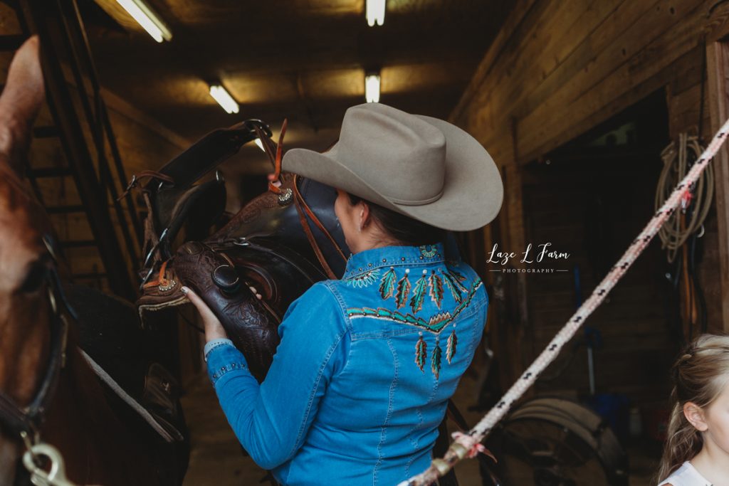 Laze L Farm Photography | Western Lifestyle | Equine Session | Taylorsville NC | cowgirl saddling her horse