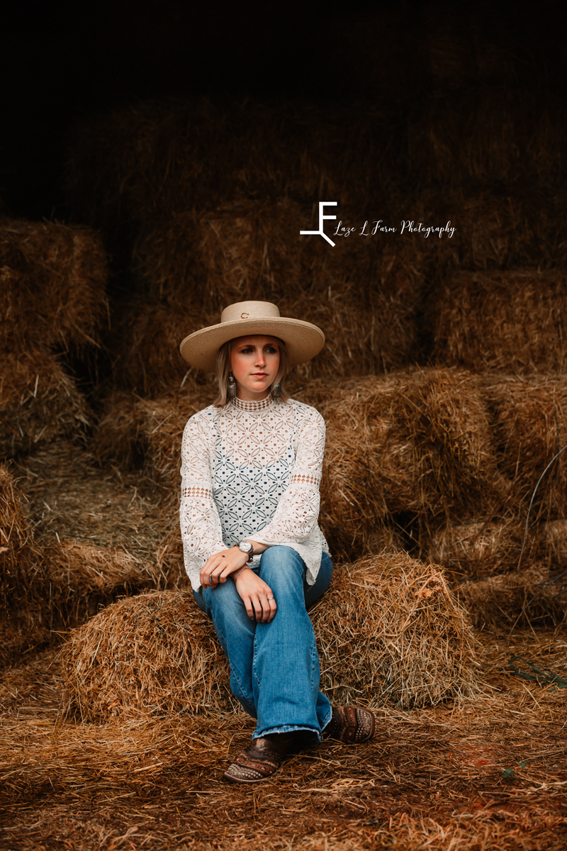 LazeLFarmphotography-NCEquinePhotographer-TaylorsvilleNC-Sitting pose on hay