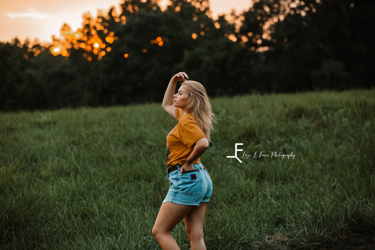 Laze L Farm Photography | Best Friends Photo Shoot | Taylorsville NC | Reid posing
