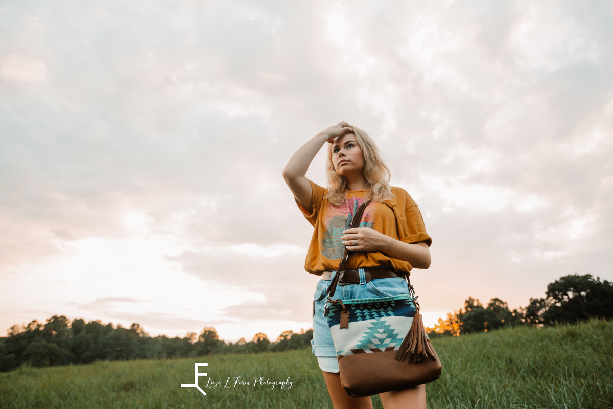 Laze L Farm Photography | Best Friends Photo Shoot | Taylorsville NC | Posing with the bag