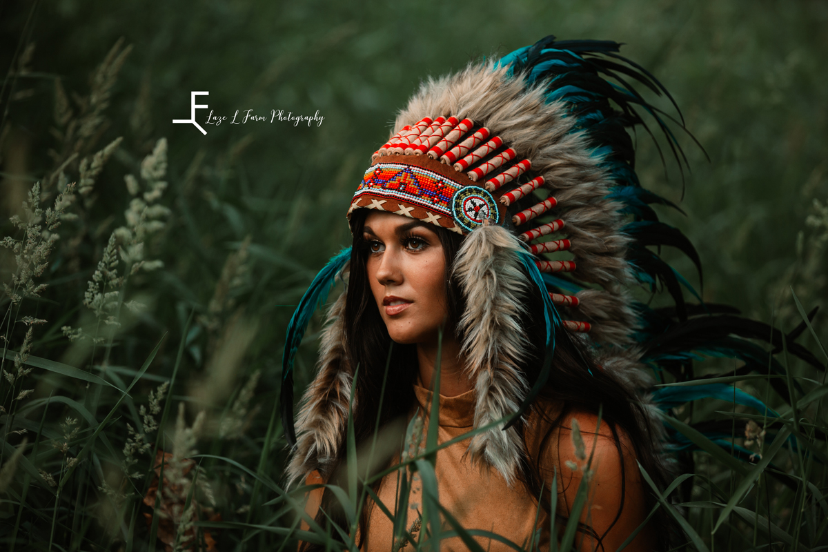 Laze L Farm Photography | Western Fashion | Rural Retreat, VA | Native American headdress