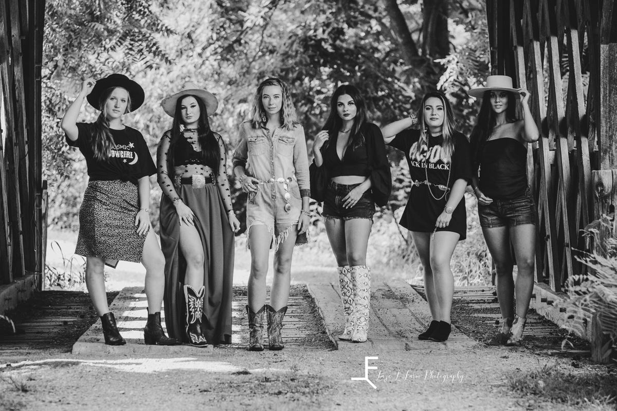 Laze L Farm Photography | Western Fashion | East TN | B&W girl group photo