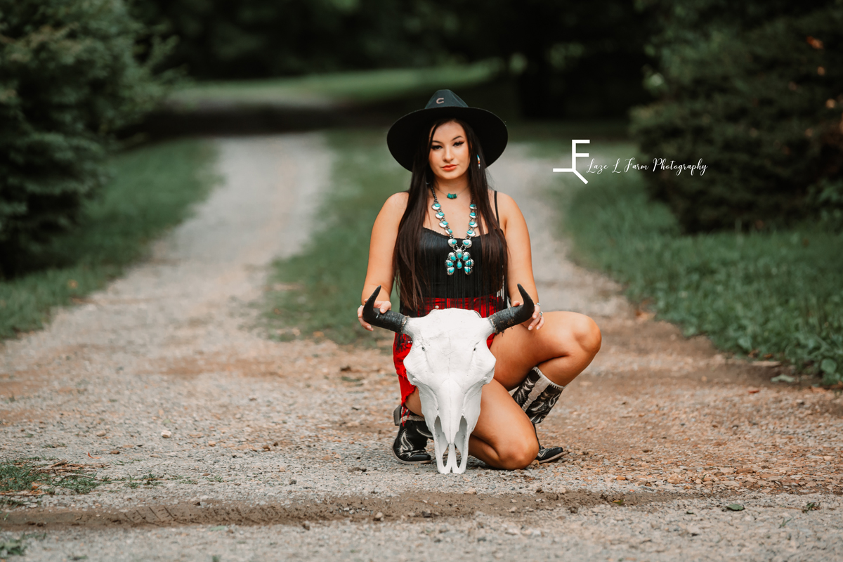 Laze L Farm Photography | Western Fashion | East TN | Posing with skull