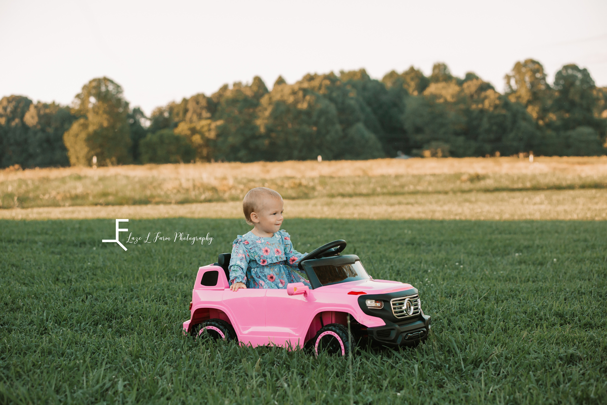 Laze L Farm Photography | Farm Session | Taylorsville NC | little girl in her car