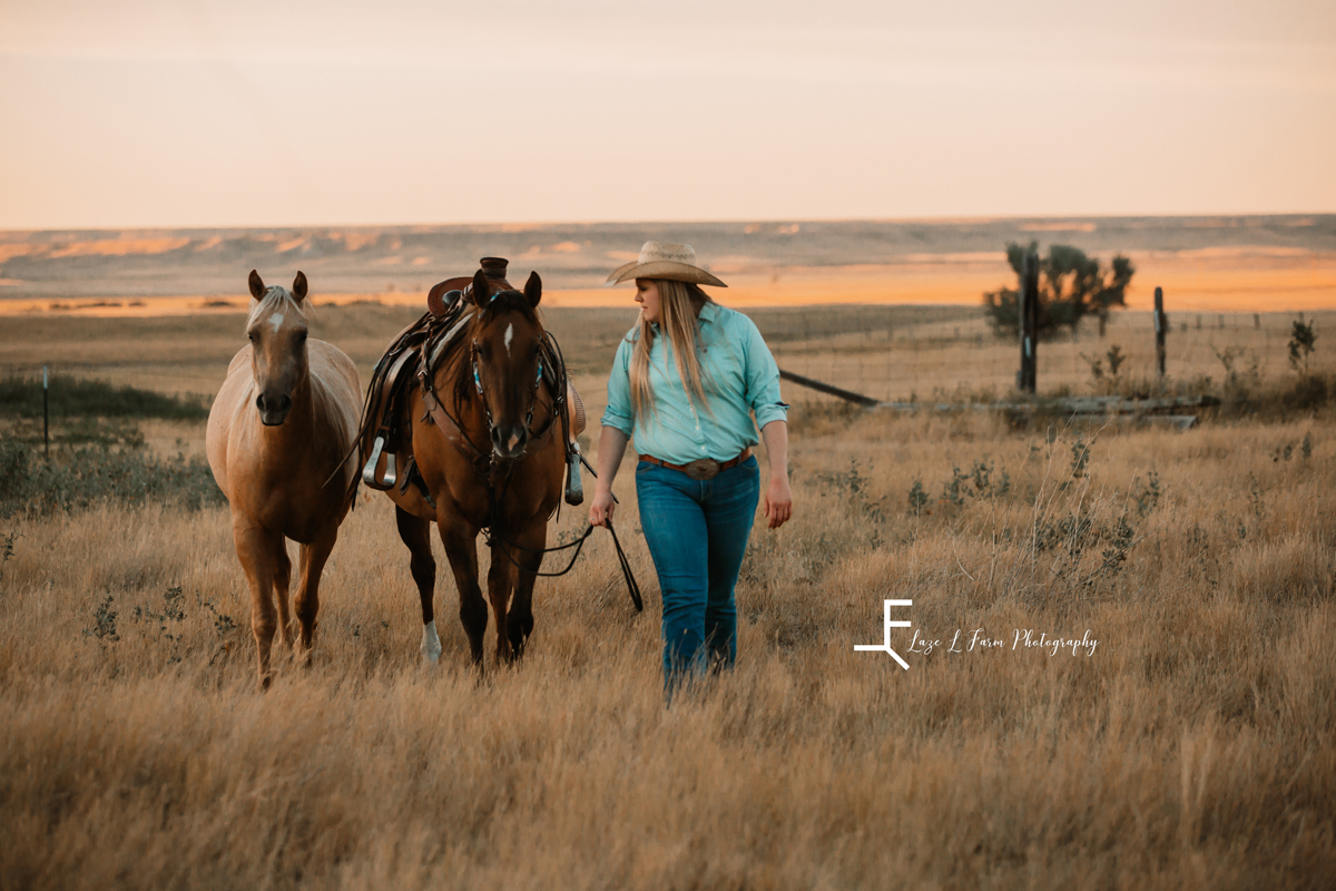 Laze L Farm Photography | Western Lifestyle | Taylorsville NC | Candid walking the horses