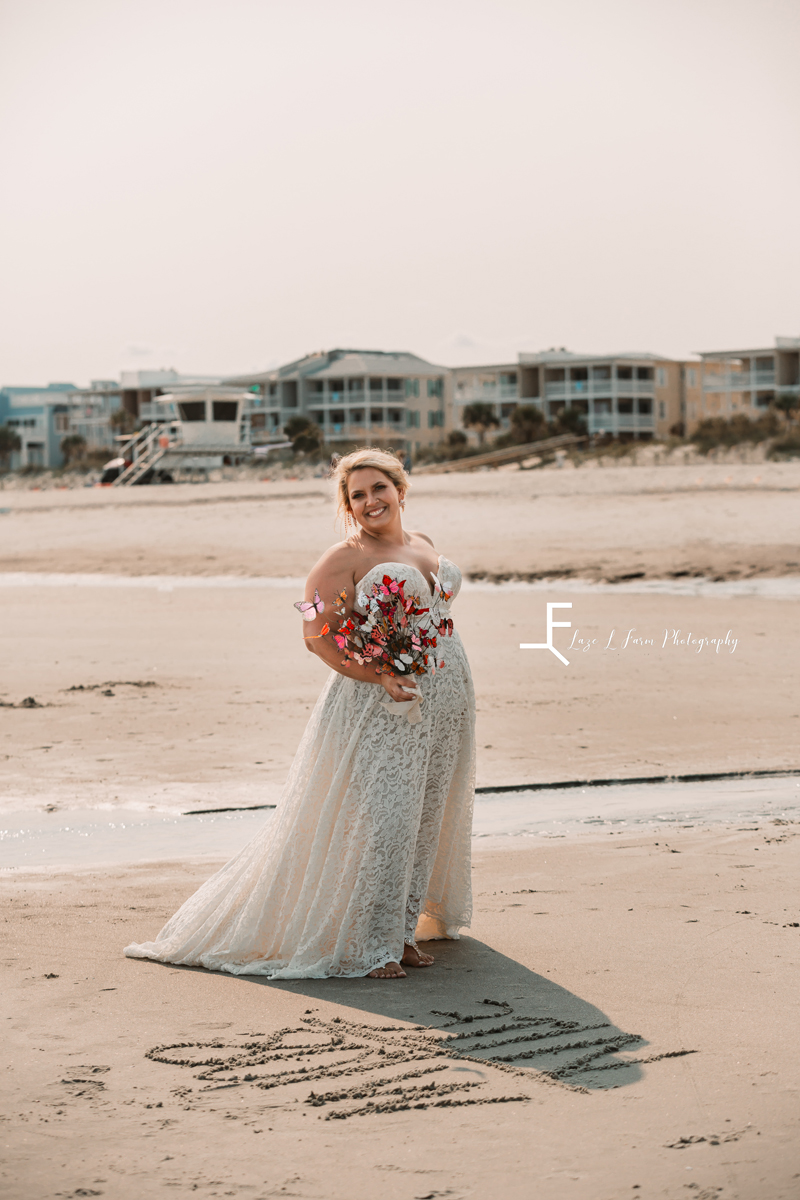 Laze L Farm Photography | Beach Bridals | Tybee Island GA | Kelly holding her bouquet 
