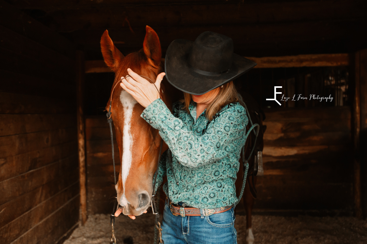 Laze L Farm Photography | Western Lifestyle | Taylorsville NC | putting the bridle on 