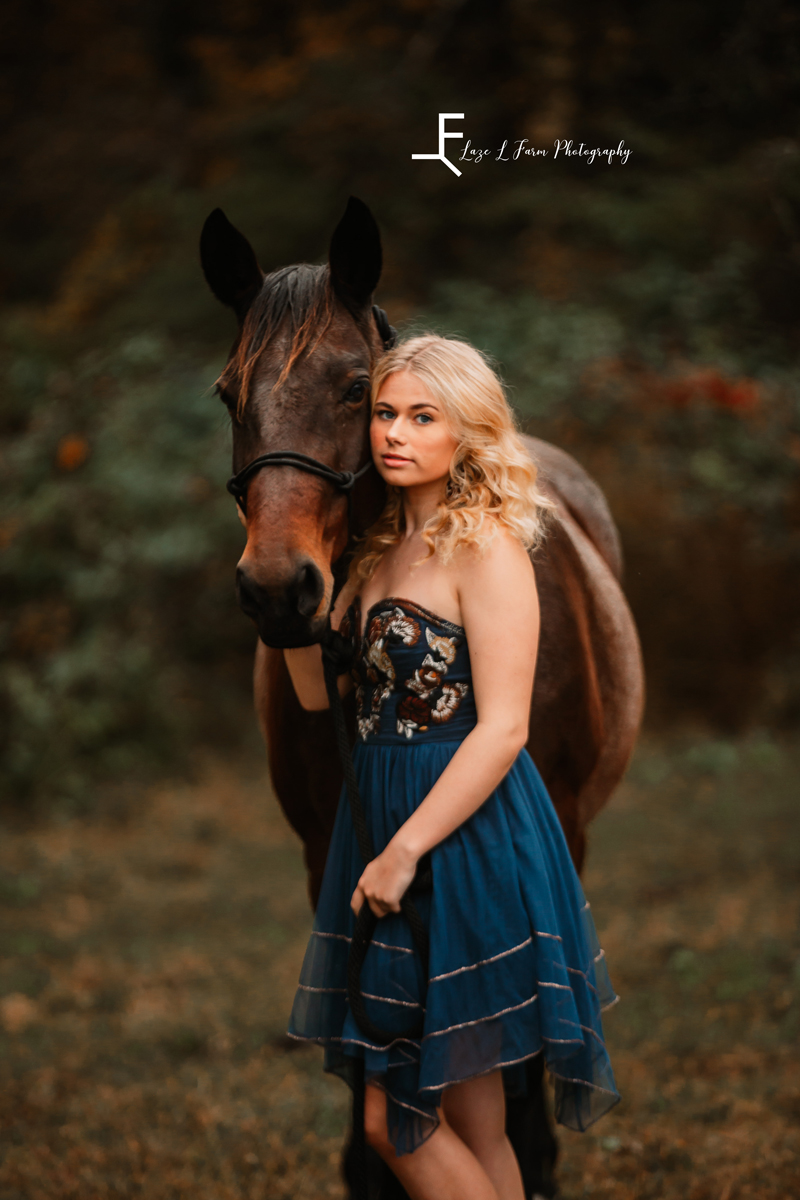 Laze L Farm Photography | Western Lifestyle | West Jefferson NC | holding the horse's head