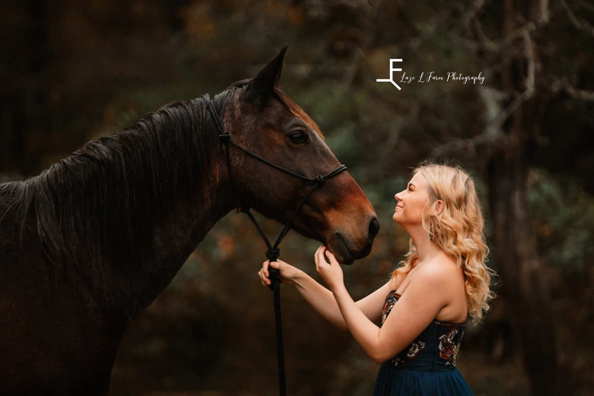 Laze L Farm Photography | Western Lifestyle | West Jefferson NC | smiling at the horse
