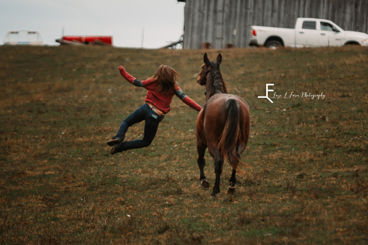 Laze L Farm Photography | Western Lifestyle | West Jefferson NC | heel kick walking the horse 