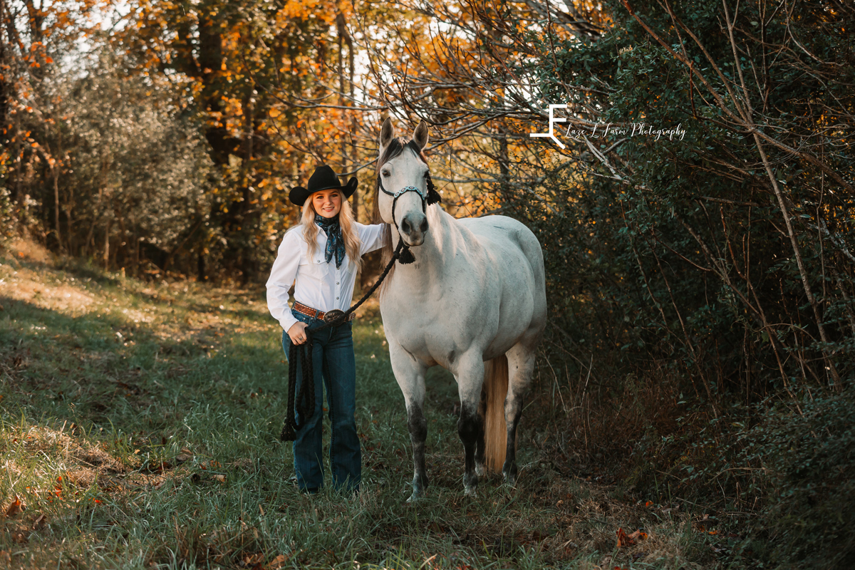 Laze L Farm Photography | Senior Photography | Equine Photography | posed with one horse