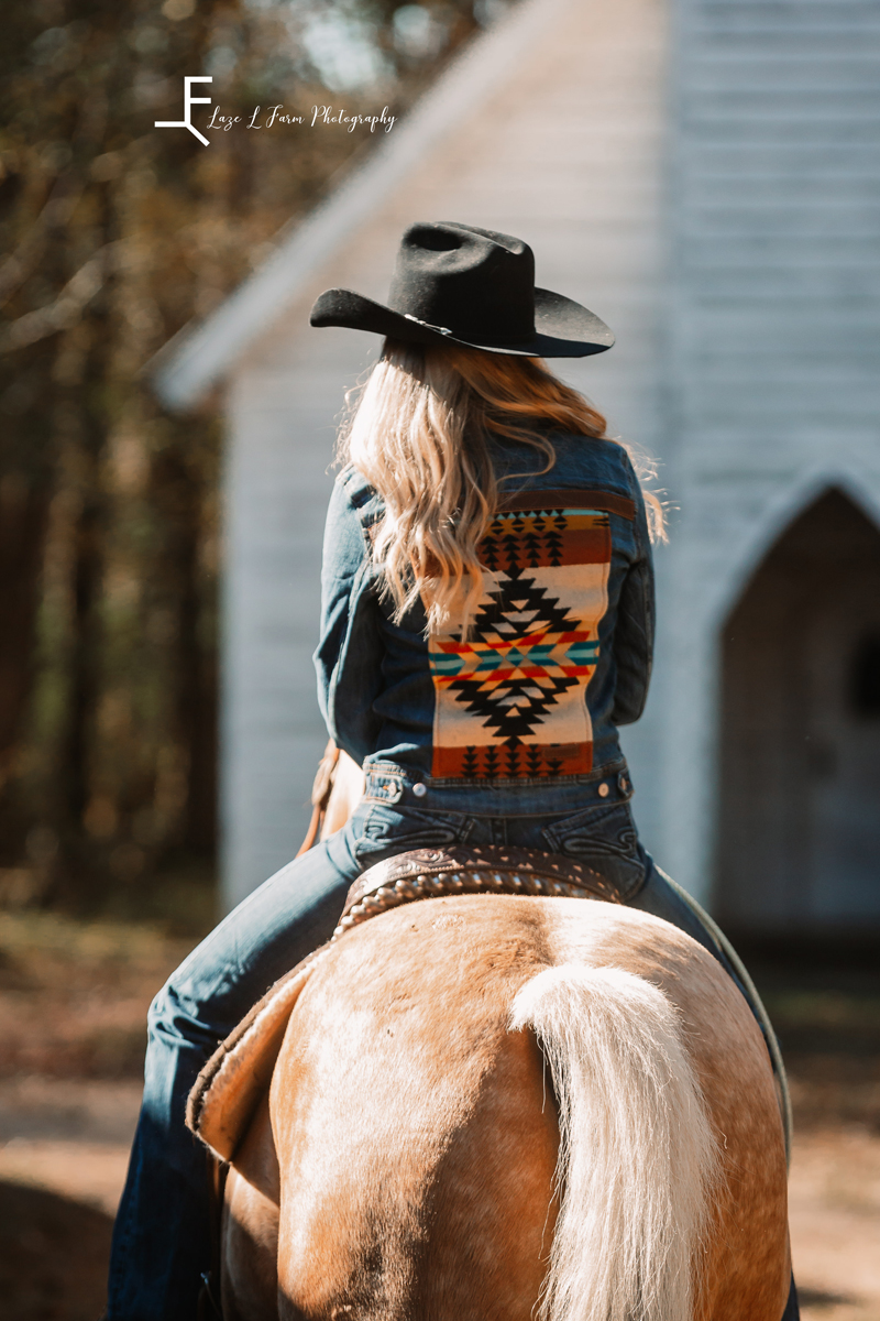 Laze L Farm Photography | Senior Photography | Equine Photography | riding away