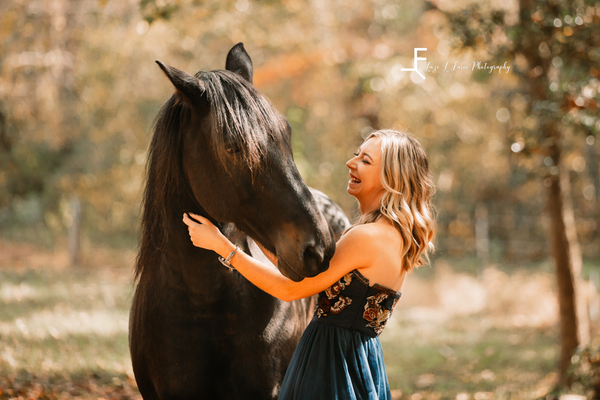 Laze L Farm Photography | Western Lifestyle | candid with her horse