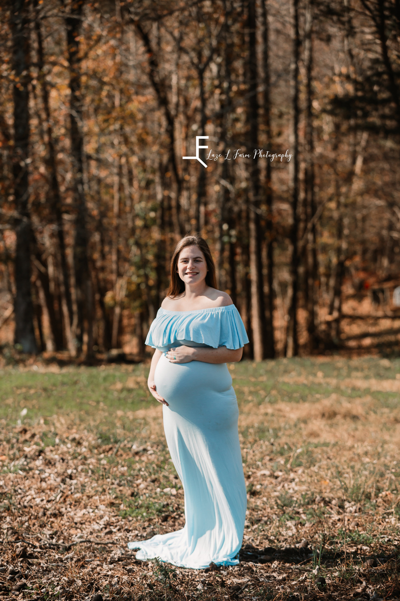 Laze L Farm Photography | Farm Session | Taylorsville NC | photo of mama and baby bump