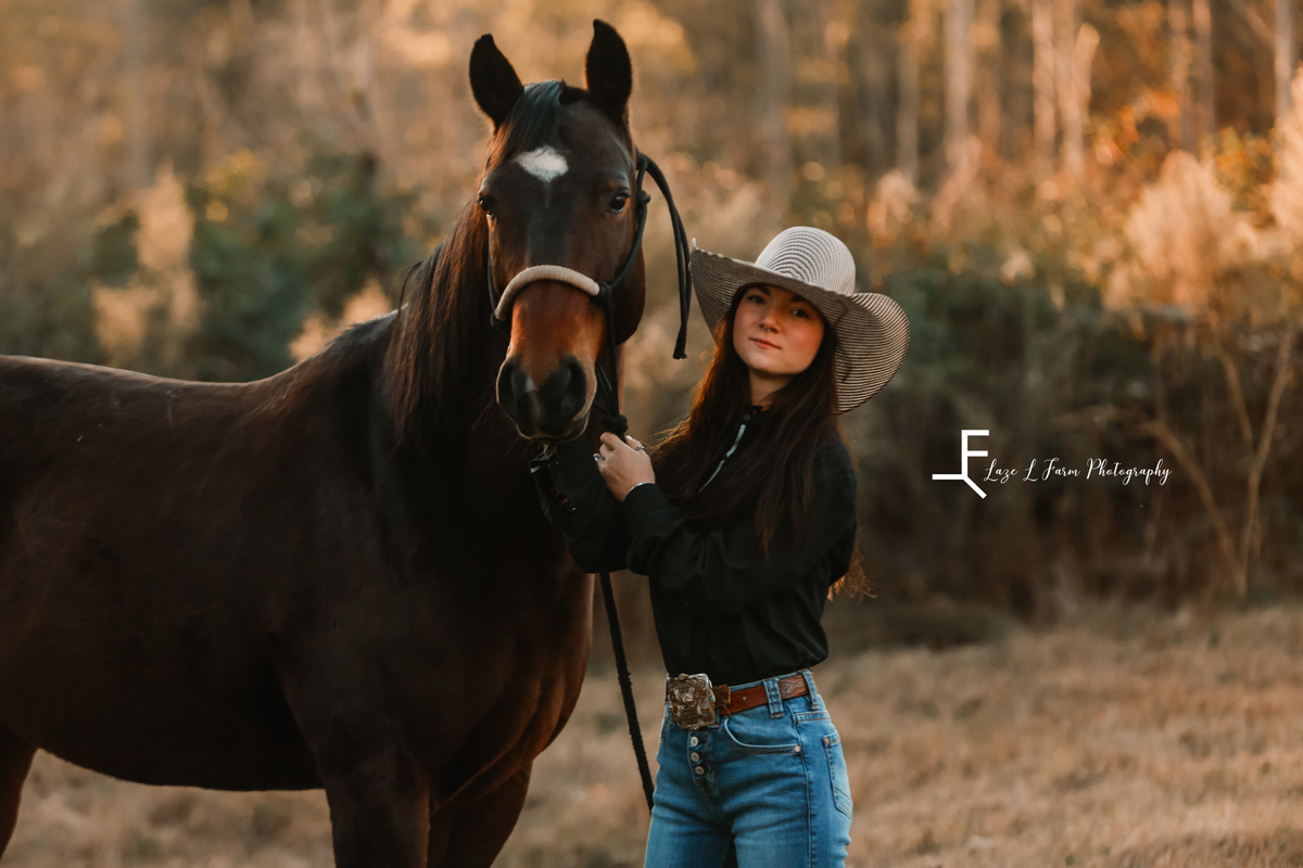 Laze L Farm Photography | Farm Session | Cleveland NC | kelsie posed with her horse