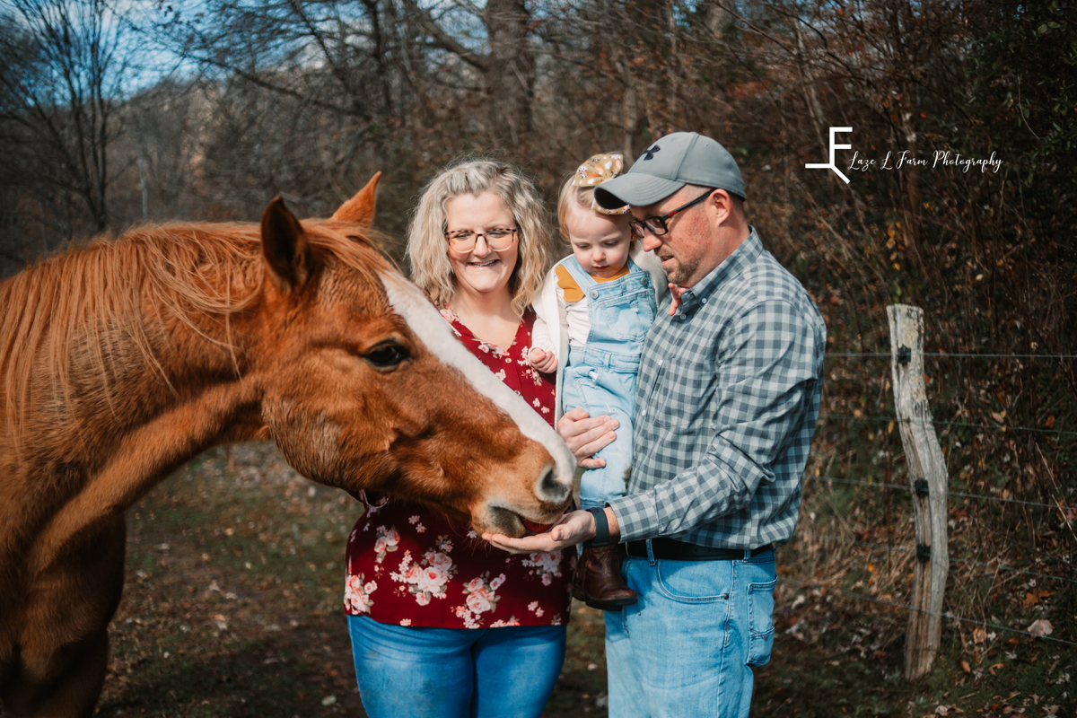 Laze L Farm Photography | Farm Session | Taylorsville NC | family feeding the horse