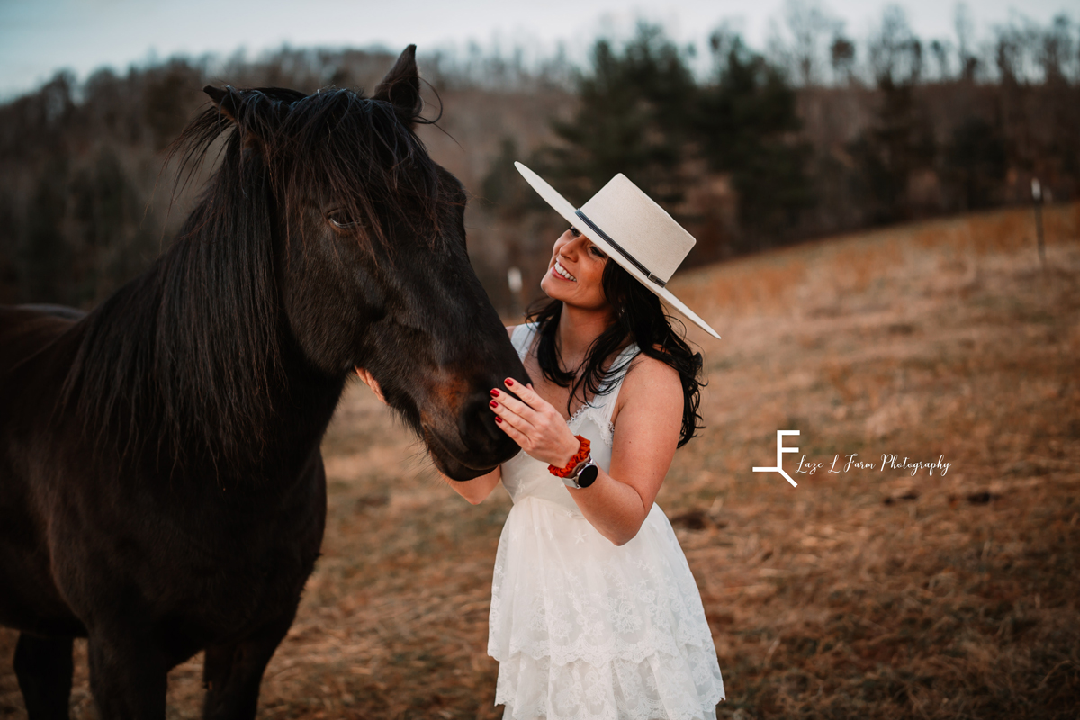 Laze L Farm Photography | Western Lifestyle | Taylorsville NC | petting the horse