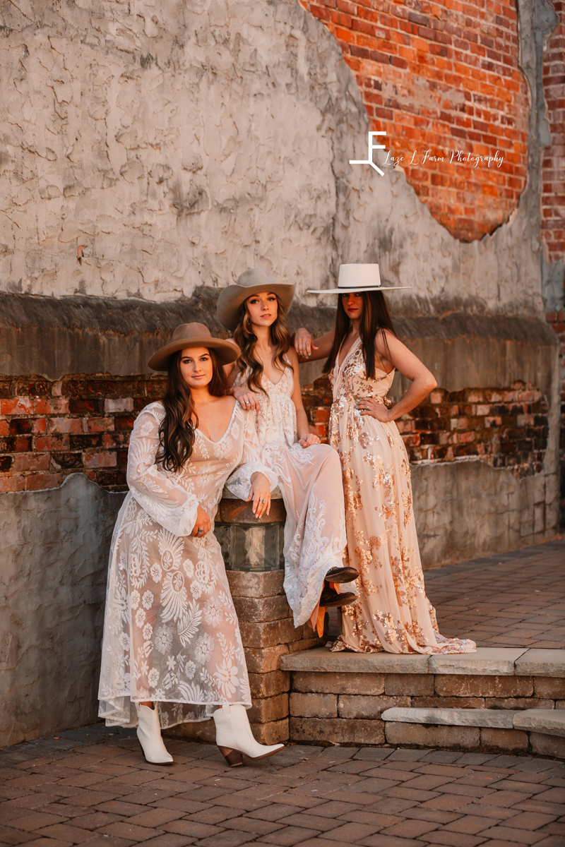 Laze L Farm Photography | Western Lifestyle | Elkin NC | three girls posed together on the ledge