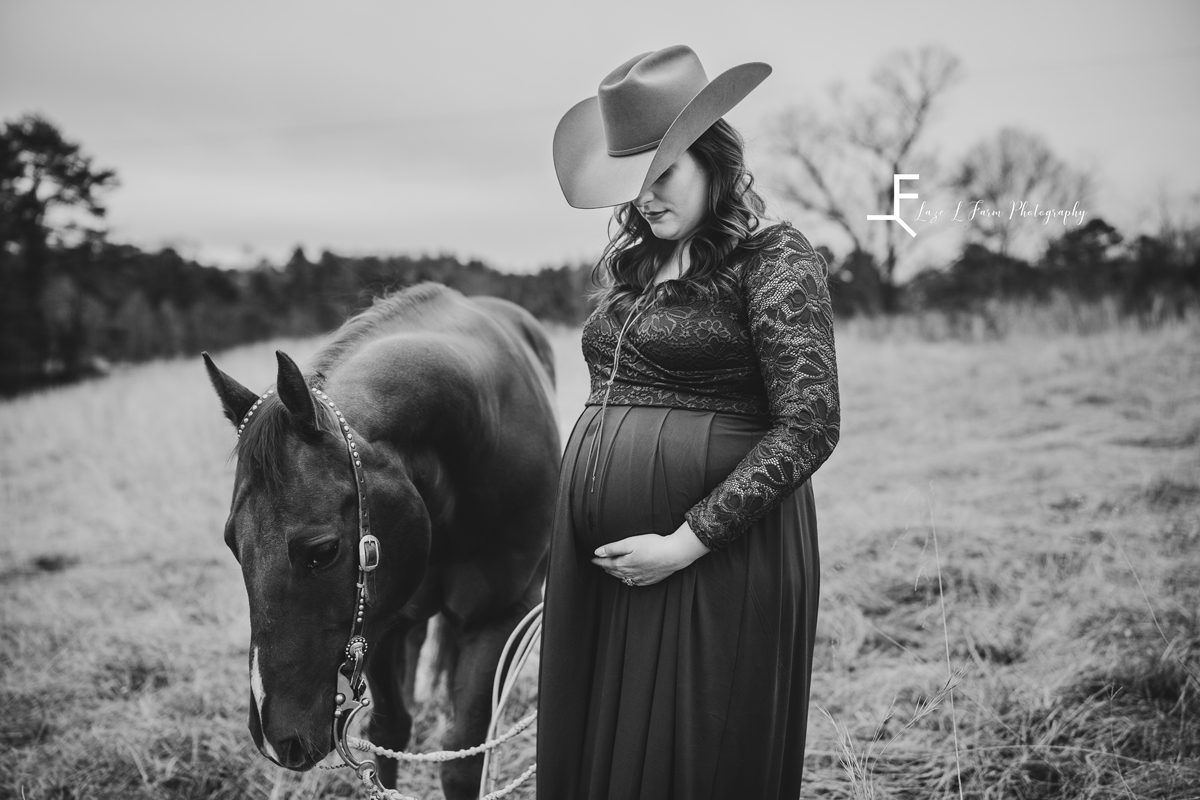 Laze L Farm Photography | Equine Maternity Session | Bethlehem NC | jessie posing with a horse