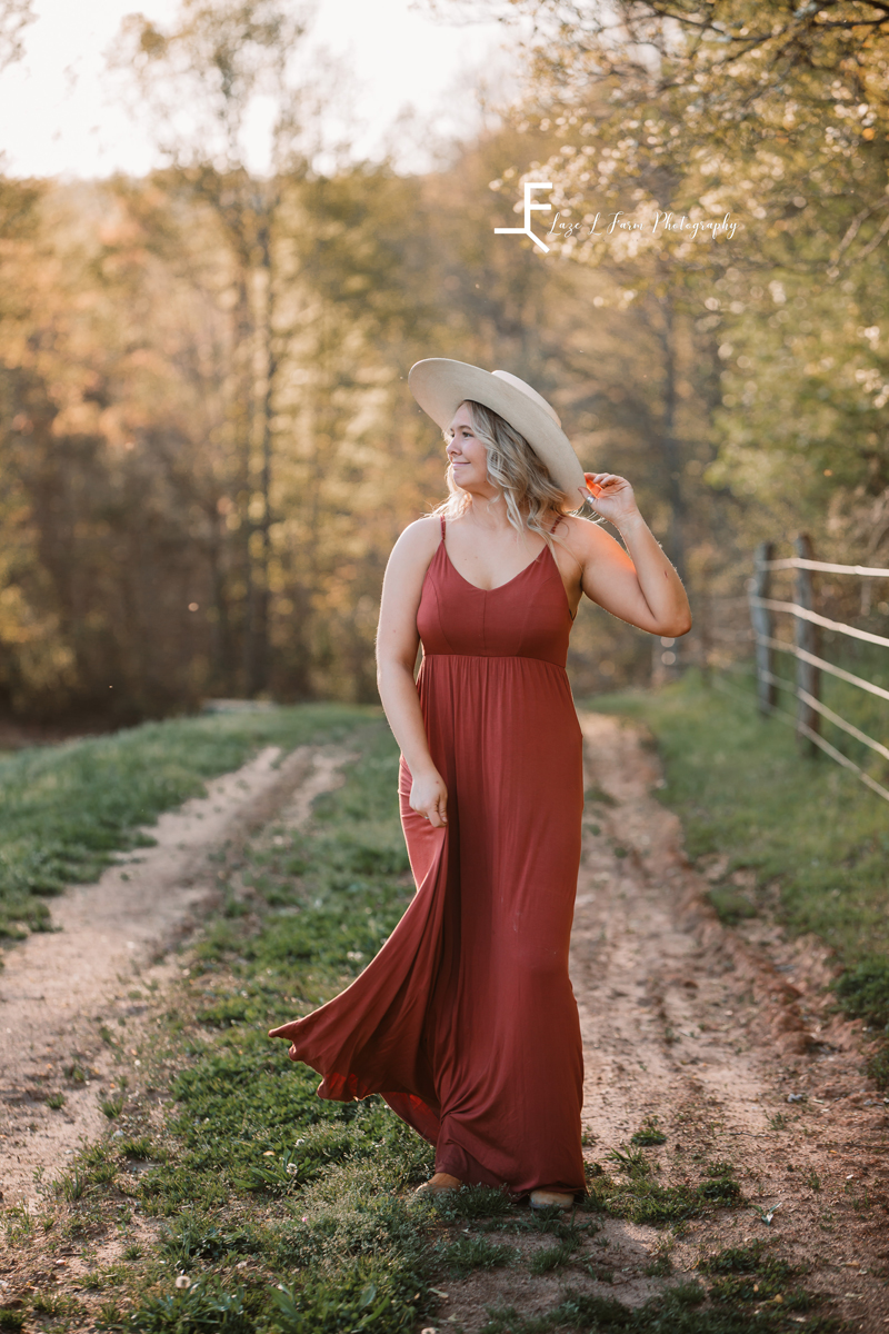 Laze L Farm Photography |Senior Pictures | Taylorsville NC | walking down the dirt path