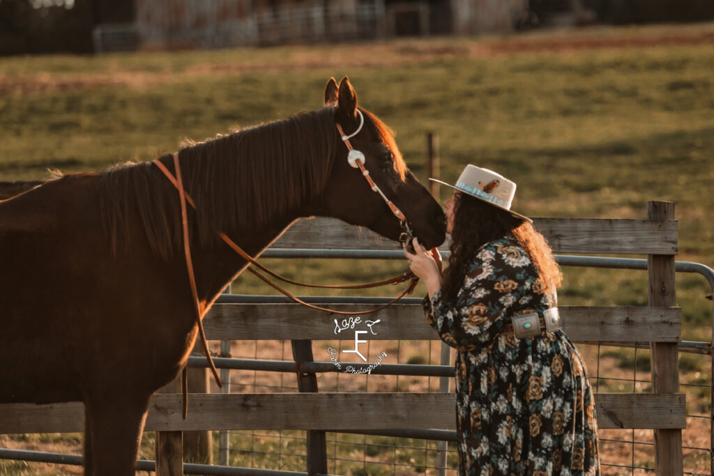 Kody kissing her horse