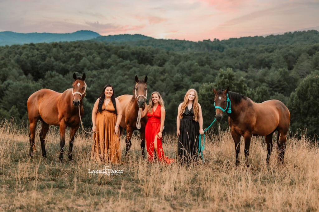 Best Friends photoshoot with horses on a mountain at sunset with Laze L Farm Photography