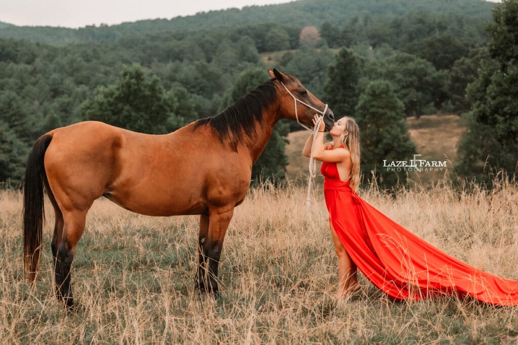 Best Friends photoshoot with horses on a mountain at sunset with Laze L Farm Photography