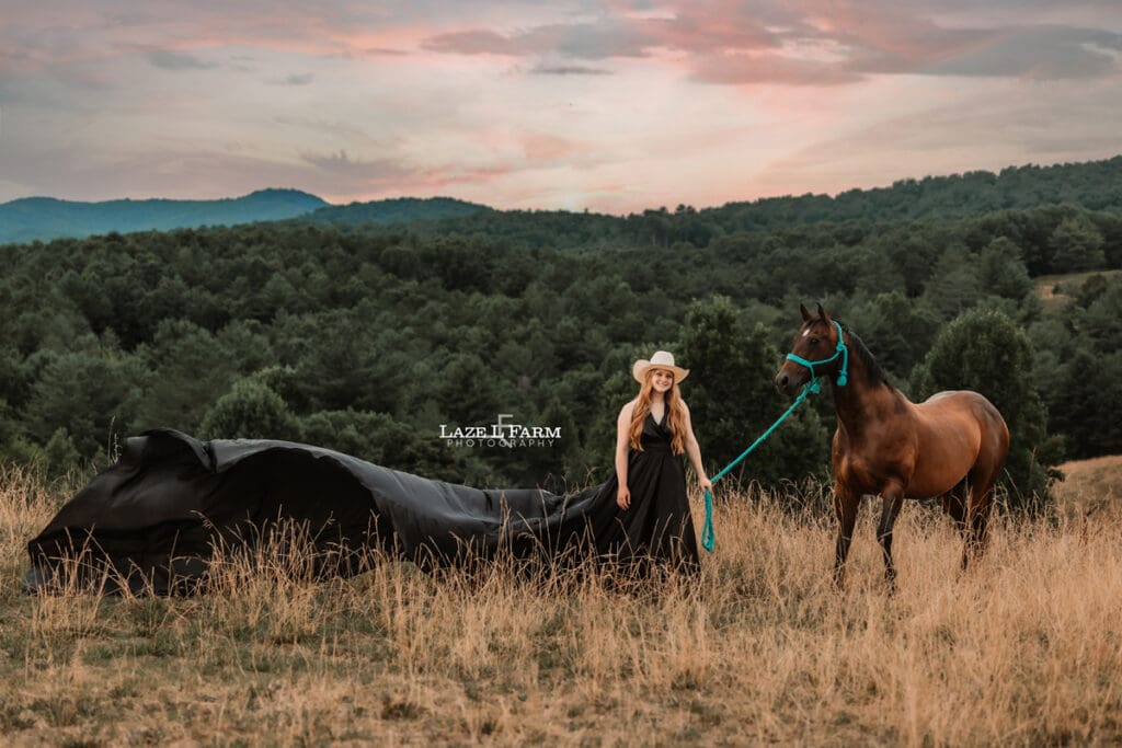 Best Friends photoshoot with horses on a mountain at sunset with Laze L Farm Photography