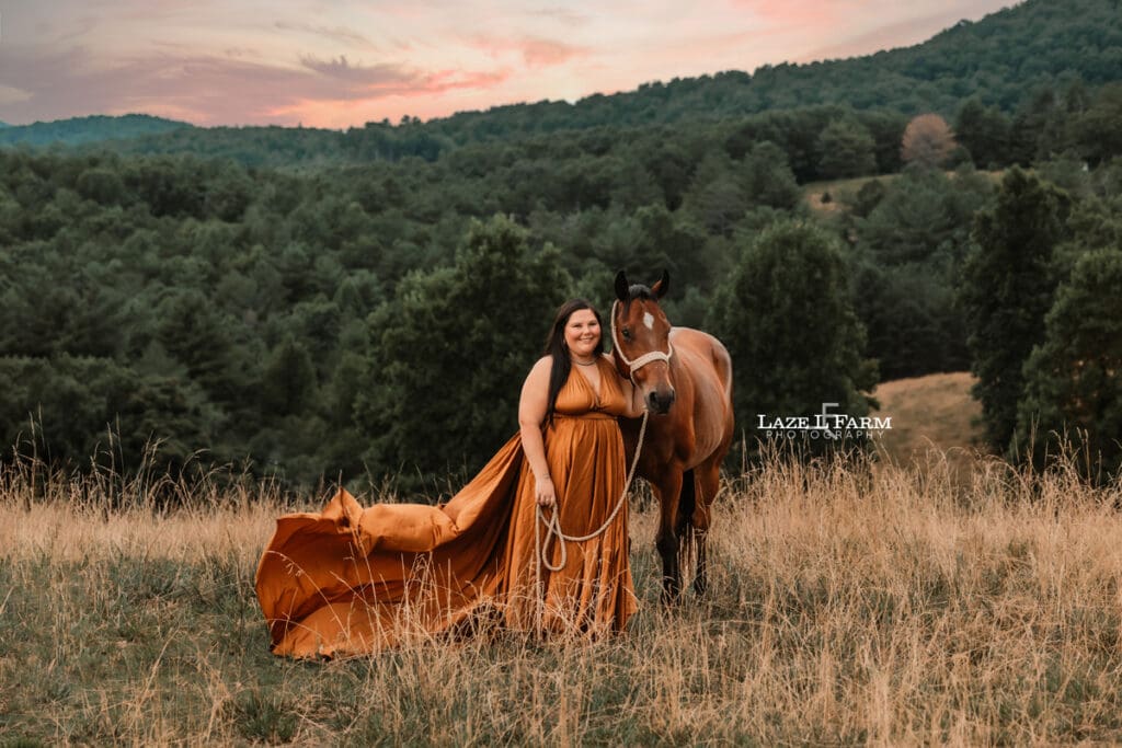 Best Friends photoshoot with horses on a mountain at sunset with Laze L Farm Photography