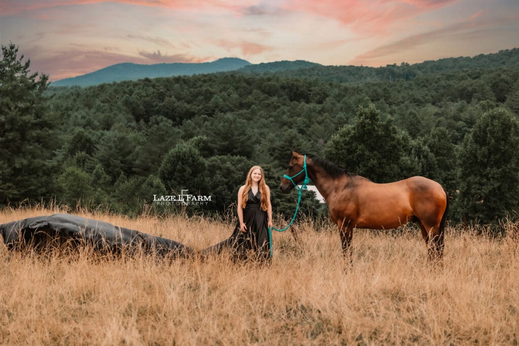 Best Friends photoshoot with horses on a mountain at sunset with Laze L Farm Photography